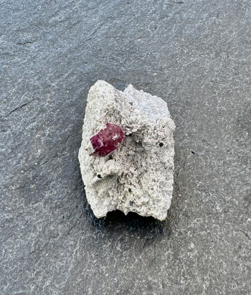Bixbit mit Muttergstein 6,02 g